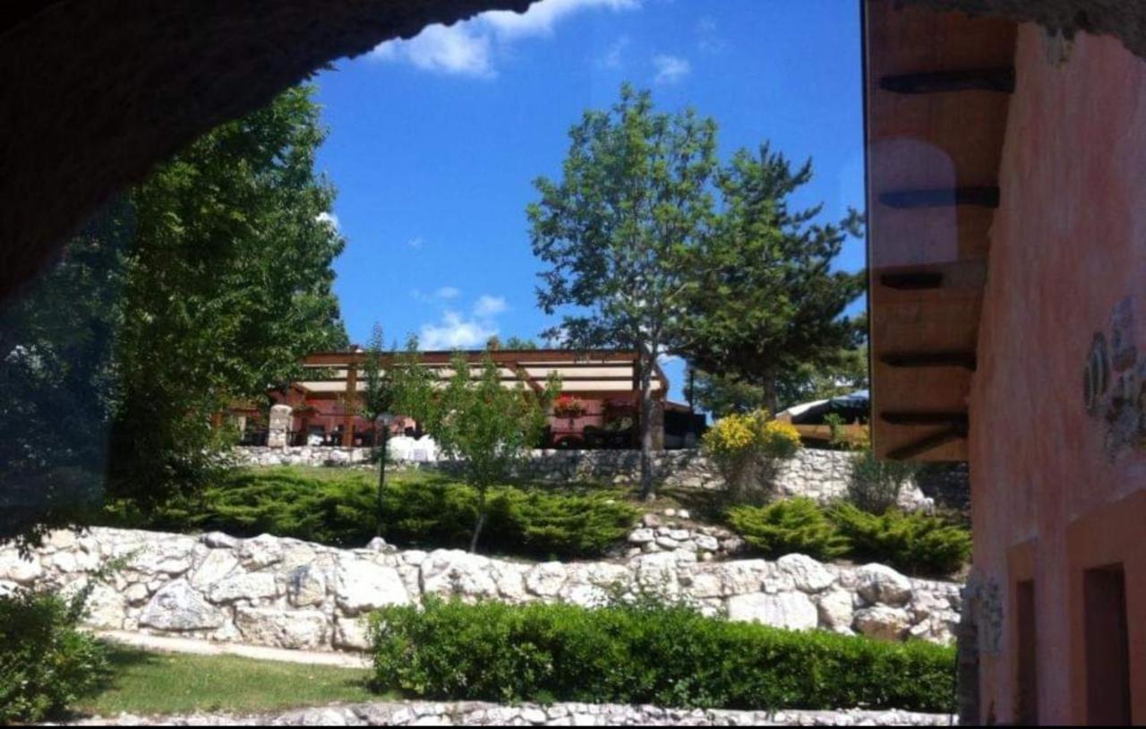 Hotel Il Querceto Delle Marine à LʼAquila Extérieur photo